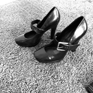 Black Leather Pumps